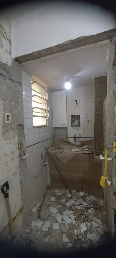 Registro da obra do banheiro no Flamengo